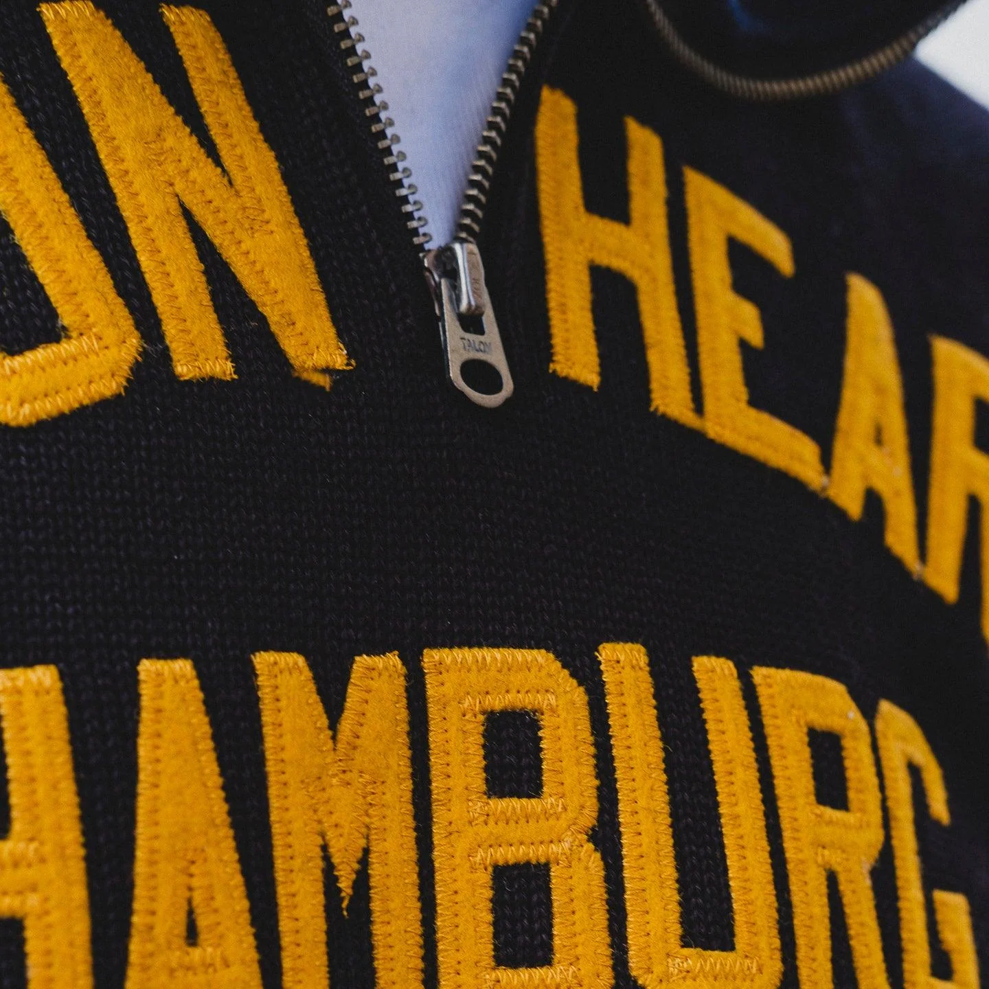 DE-IHH-CUSTOM-BLK - Dehen 1920 1/4 Zip Moto-Jersey Hamburg - Black/ D.Navy - Image 3