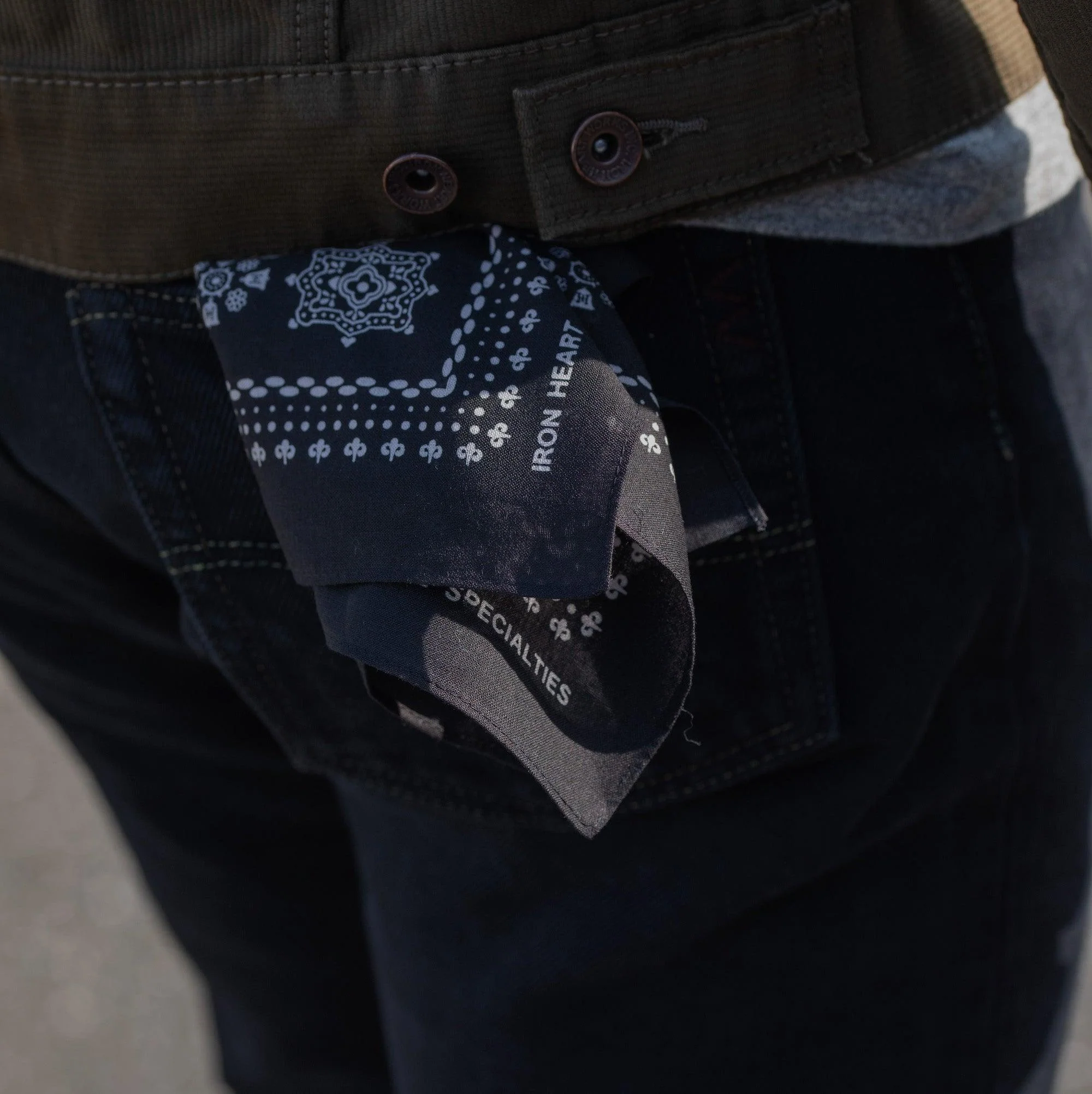 IHG-051 - Iron Heart “Bell” Bandana - Black, Red, Green, Purple, Blue - Image 3