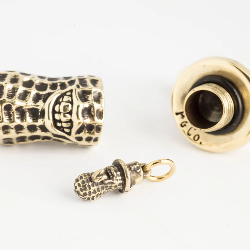 PE-X-LARGE-PEANUTS-BR - Peanuts & Co X-LARGE PEANUTS PENDANT - Brass - Image 4